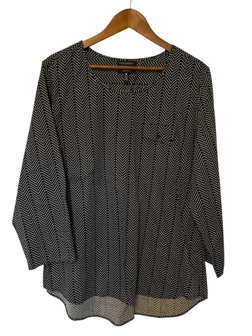 Foxcroft Polkadot Blouse Wrinkle Free Stretch shaped Fit Pocket 16 Lightweight